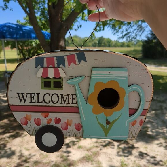 Retro Camper Birdhouse RV Trailer Galvanized Tin ROOF Floral Door Hanging Birds - Picture 1 of 2